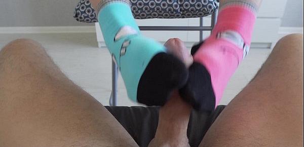  While parents are not at home, Stepsister asked brother to try Socksjob and Footjob for the first time Family therapy 2020